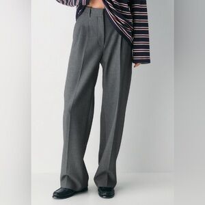 Aritzia NWT Charcoal Effortless Pants Size 6